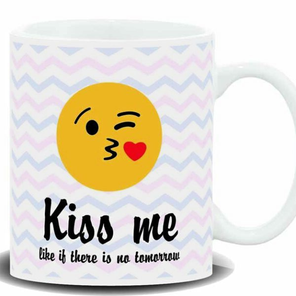 MUG CON MENSAJE EMOTICON,KISS ME...